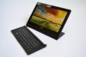 Best Touchscreen Laptop Under 1000 - Acer Spin 3