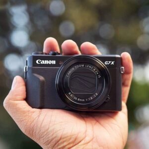 Is the Canon G7X Mark II good for Vlogging - pocket friendly