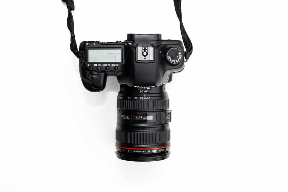 Canon 90D review - Design & Handling