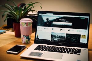 Good Laptop for Video Editing – Dell XPS 15