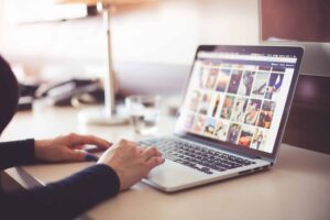 Good Laptop for Video Editing - Apple MacBook Pro