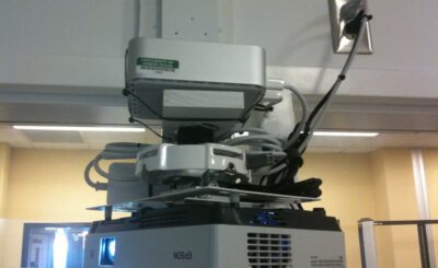 How to use LED projector mini with iPhone