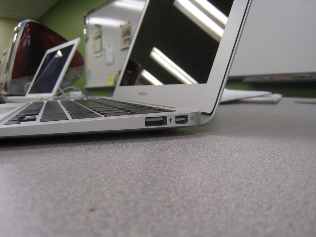 MacBook air docking station