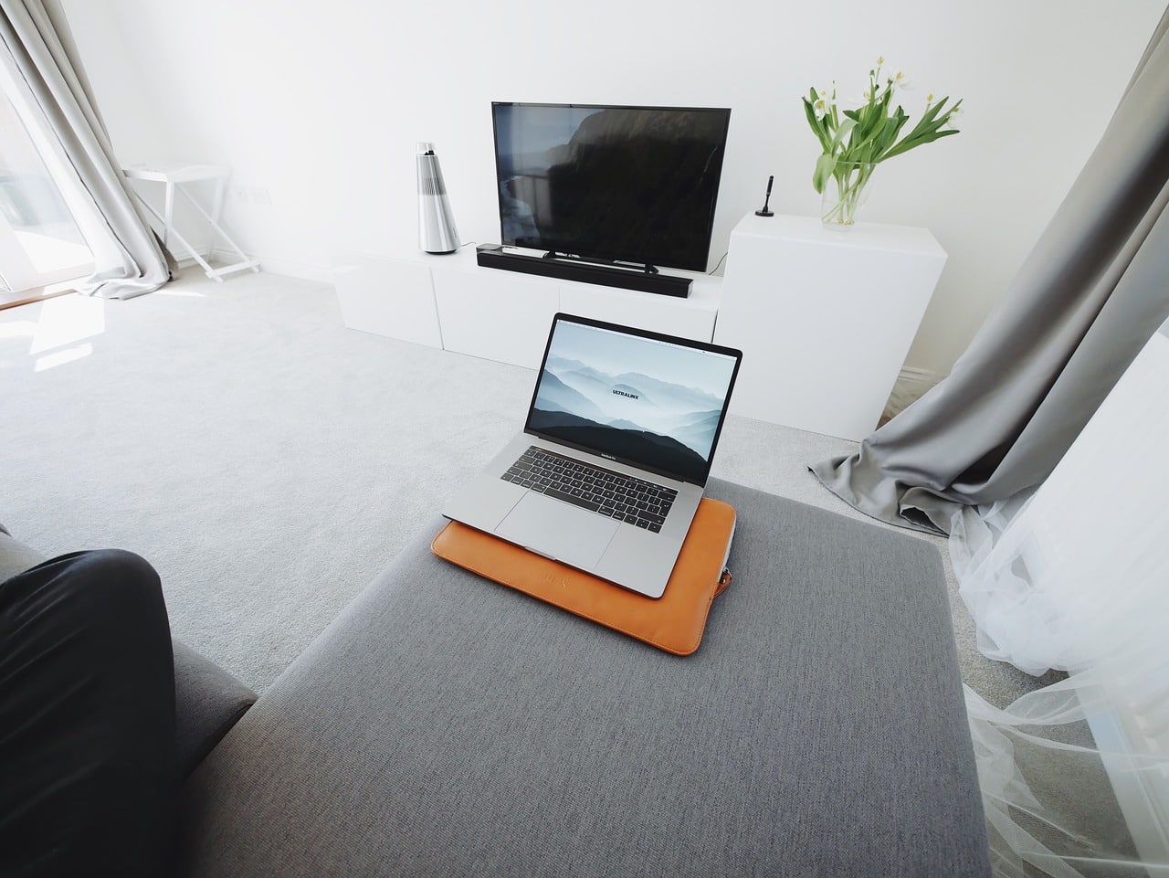 How to Cast From Chromebook to TV or Smart Phone?