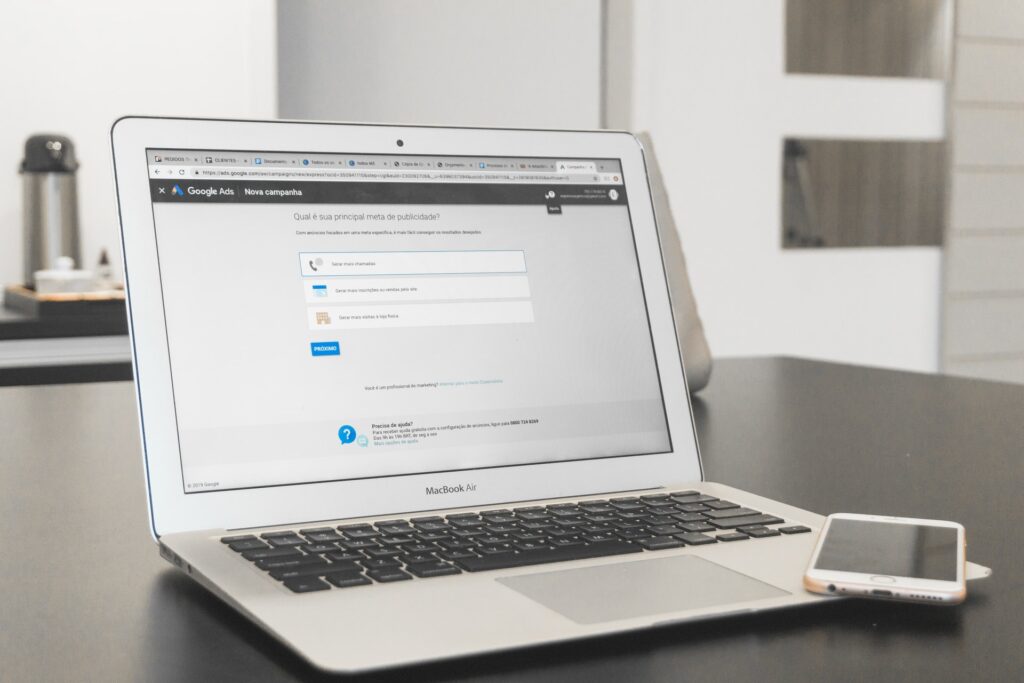 How to cast Phone to Chromebook