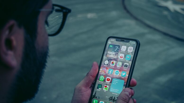 iOS 15 Makes it Harder for Hackers to Spoof Your Identity, Apple Claims