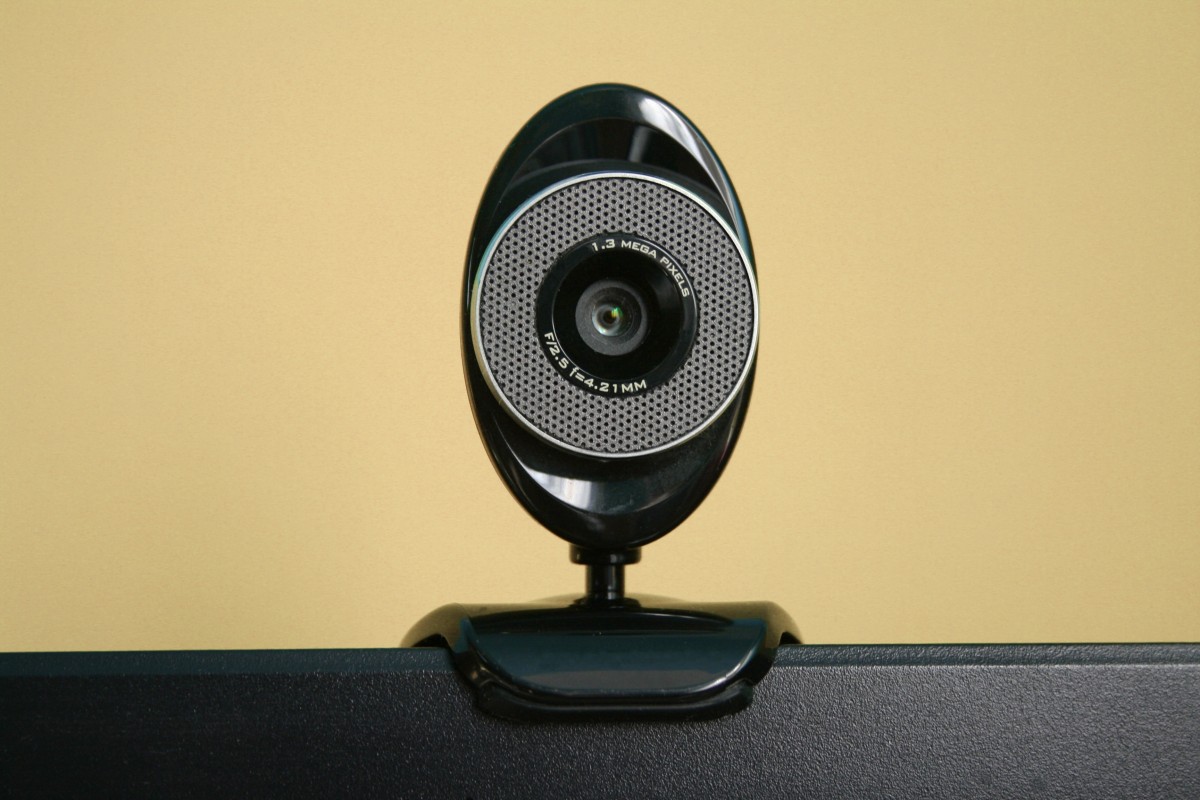 External Webcam vs Built-in Webcam, Why External Webcam Better