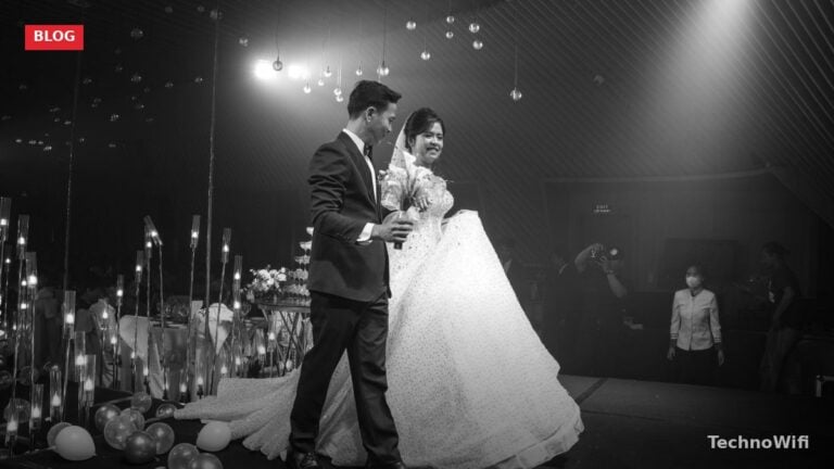 Candid vs Traditional Wedding Photography Guide